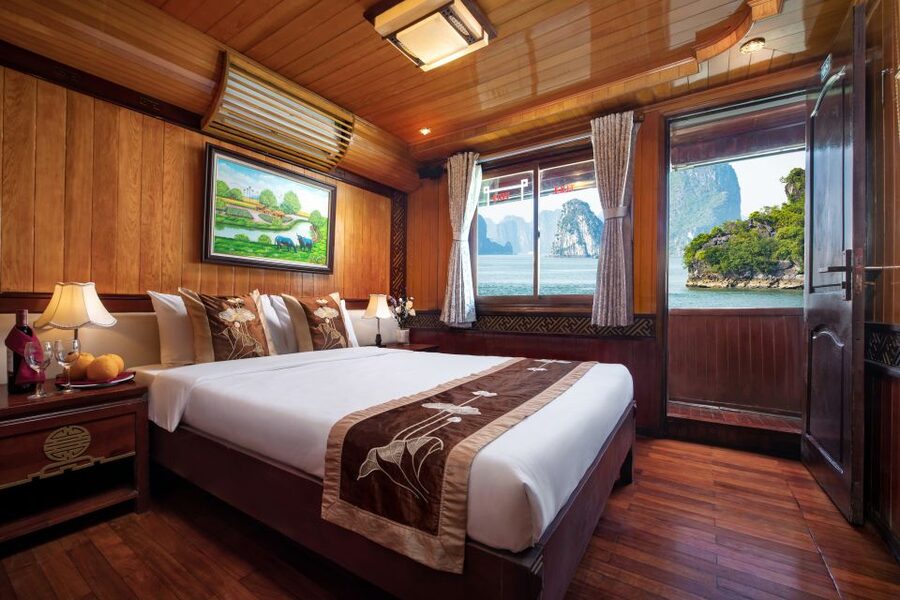 From Hanoi: Ha Long - Bai Tu Long Bay 2-Day 1-Night Cruise - Food, service, and the feel of a small boat