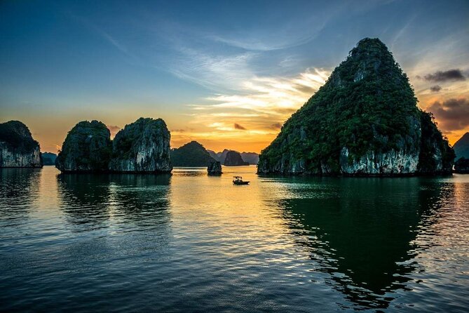 From Hanoi: Ha Long Bay Day tour 4-Star with Kayaking - Titov Island for a different view of the bay
