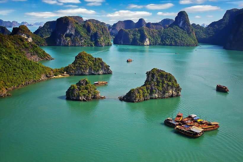 From Hanoi: Ha Long Bay Save-Cost Tours - Big & Small Groups - Sung Sot Cave and its unusual rock shapes