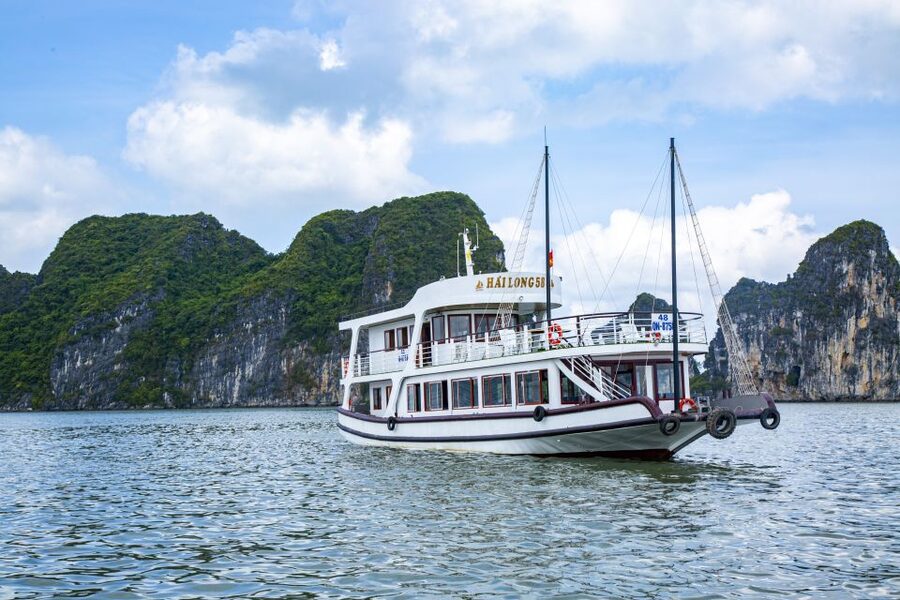 From Hanoi: Ha Long Bay Save-Cost Tours - Big & Small Groups - Lunch onboard and the late-day cruise