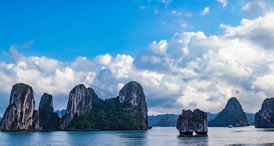 From Hanoi: Halong Bay Day Trip with Lunch and Transfers - What this Halong Bay day trip is really like