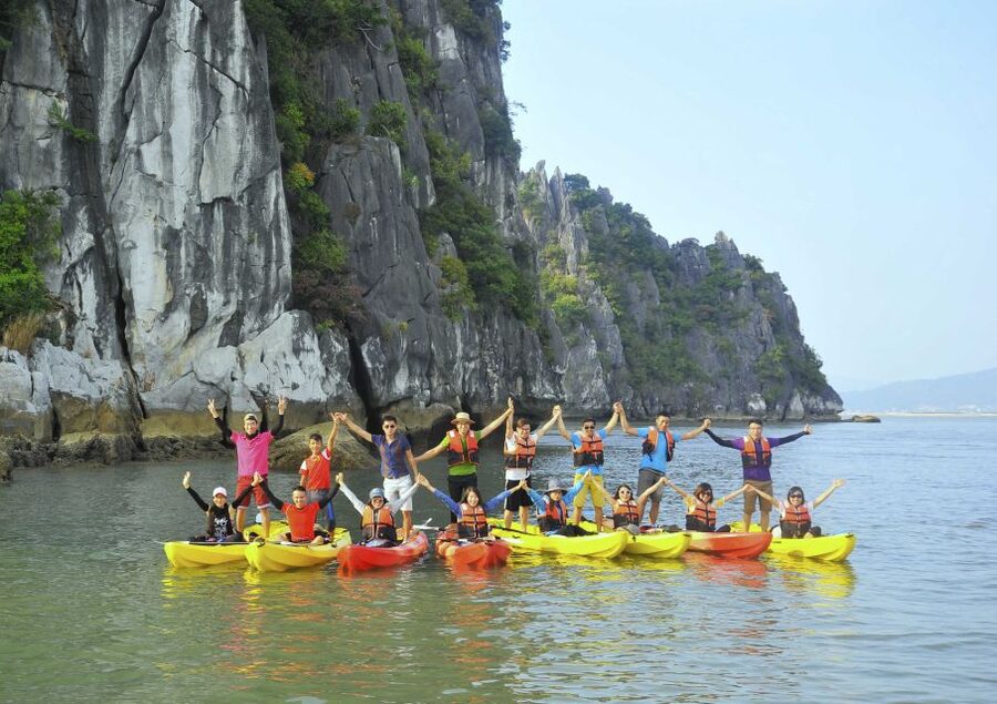 From Hanoi: Halong Bay Day Trip with Lunch and Transfers - Boarding at Tuan Chau Harbor