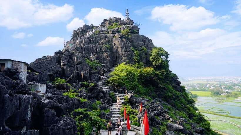 From Hanoi: Hoa Lu/Bai Dinh-Tam Coc/Trang An-Mua Cave Tours - The guide can make or break the day