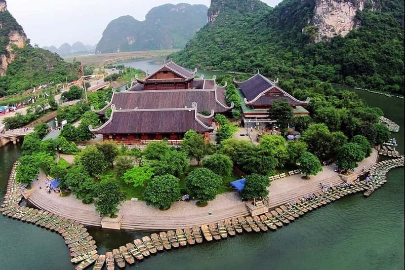From Hanoi: Hoa Lu/Bai Dinh-Tam Coc/Trang An-Mua Cave Tours - Trang An or Tam Coc by open rowing boat