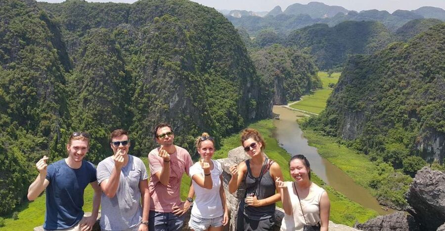 From Hanoi: Hoa Lu, Hang Mua Hike, Tam Coc Boat, and Lunch - Hoa Lu and the temples of two dynasties