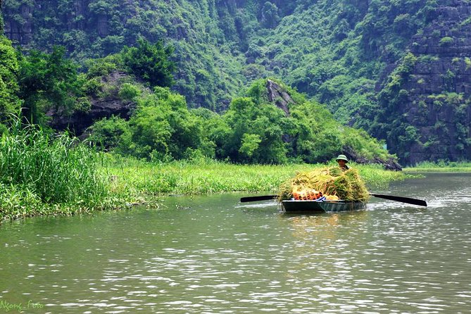 From Hanoi: Hoa Lu - Tam Coc boating - Cycling & Mua Cave visit - Two hours by boat at Tam Coc or Trang An