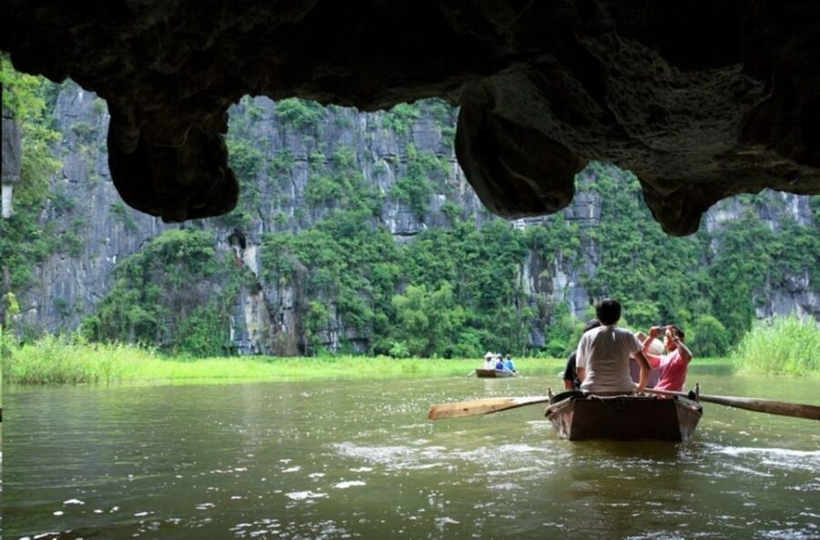 From Hanoi: Hoa Lu & Tam Coc with Buffet lunch & Cycling - Who should book this day trip?