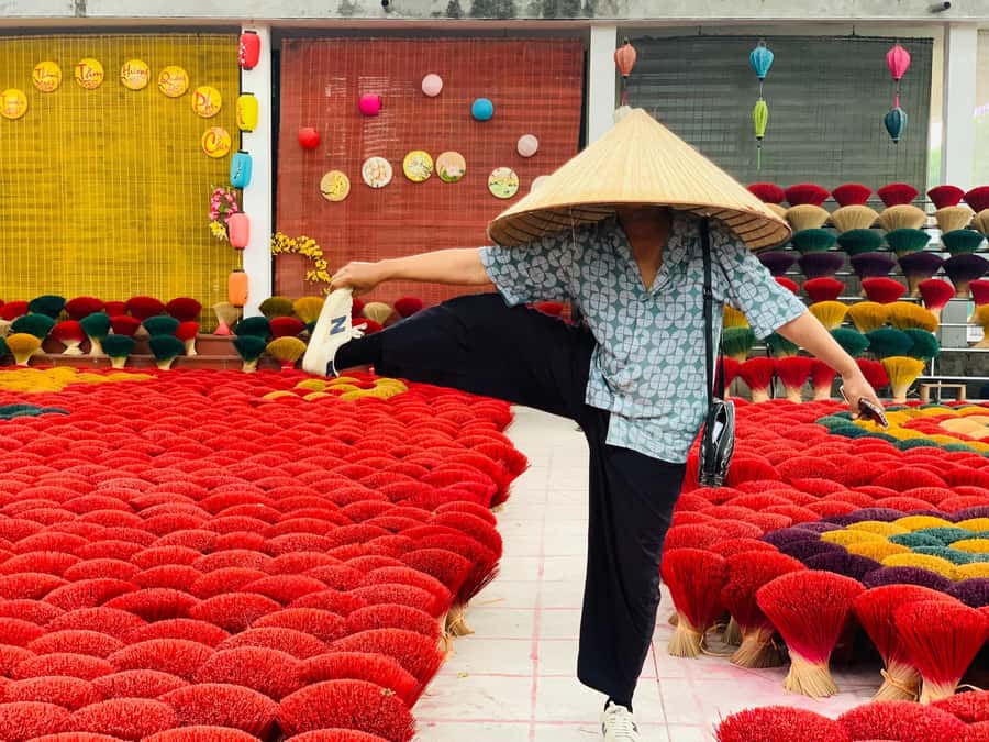 From Hanoi: Incense Village, Conical Hat and HaThai Art Tour - Heat, timing, and what to bring