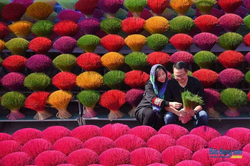 From Hanoi: Incense Village & Train Street Small Group Tour - The 7:30 to 8:00 pickup from Hanoi