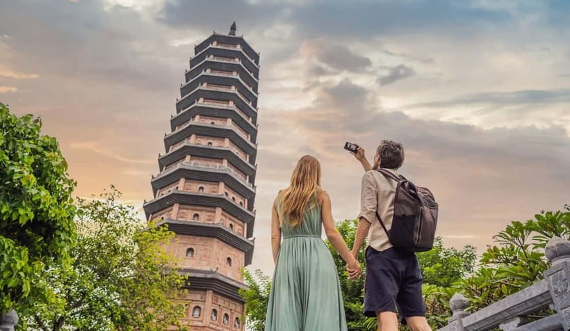 From Hanoi: Ninh Binh Boat Ride, Mua Cave Hike, Temple Visit - Mua Cave and the climb above Tam Coc