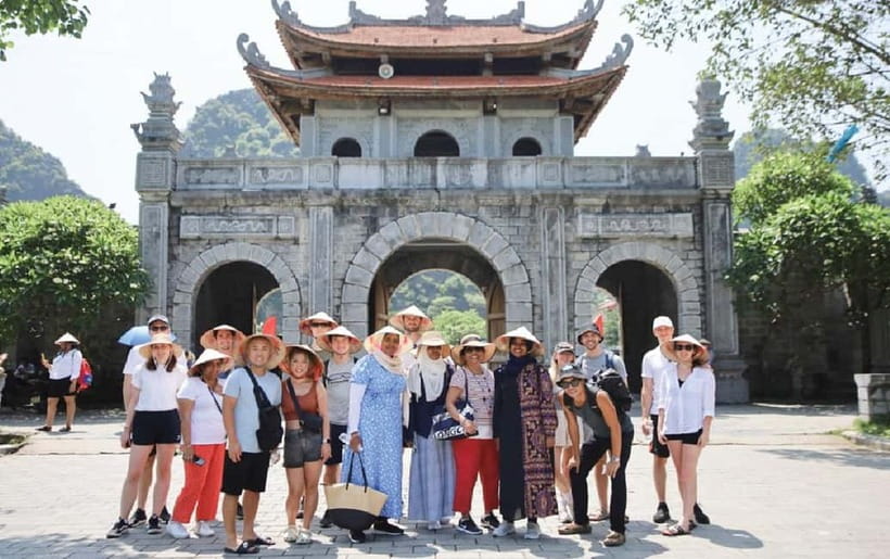 From Hanoi: Ninh Binh Boat Ride, Mua Cave Hike, Temple Visit - What the $37 price really buys you