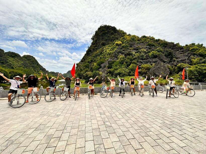 From Hanoi: Ninh Binh, Hoa Lu, Tam Coc, & Mua Cave Day-Trip - Hoa Lu and Vietnam’s early royal era