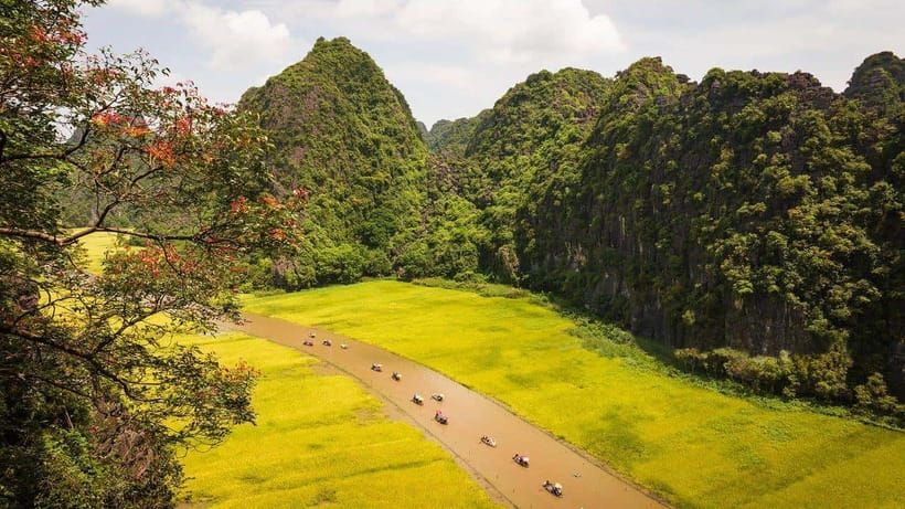 From Hanoi: Ninh Binh- Hoa Lu-Tam Coc- Mua Cave- Highlight - The Morning Ride From Hanoi’s Old Quarter