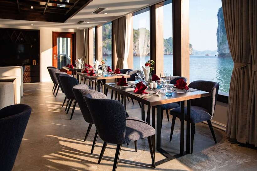 From Hanoi or Halong: Halong Bay Day Cruise - Lunch with bay views at 11:30