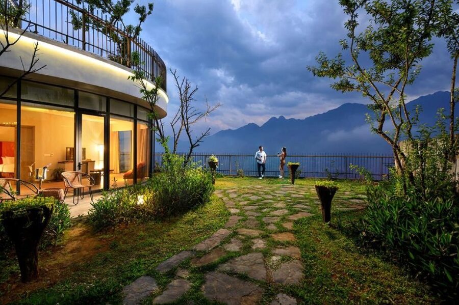 From Hanoi: Sapa Hill Tribes 2-Day Tour by Overnight Train - The final evening and return to Hanoi