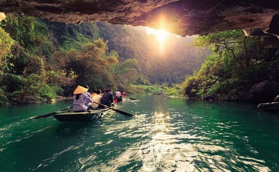 From Hanoi: Trang An eco-tourism - Hoa Lu ancient & Mua Cave - Why Trang An makes this day trip special