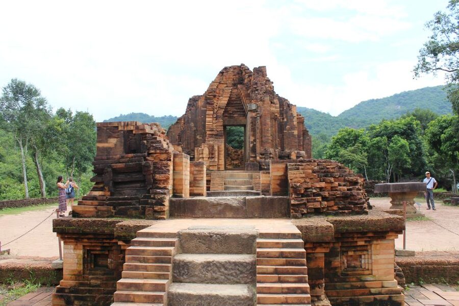 From Hoi An: Day Tour of My Son Temples and Marble Mountain - The Nhut Manh sculpture workshop