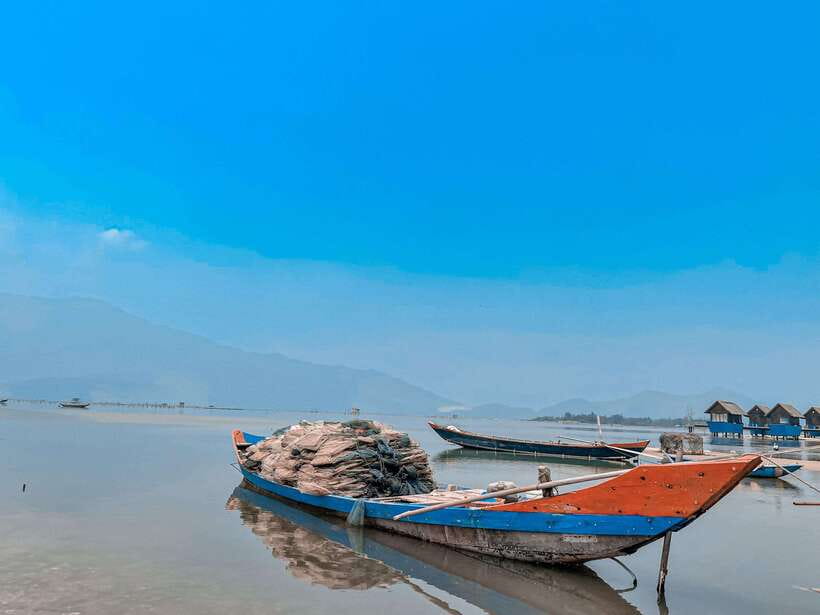 From Hue: Hoi An Bus Transfer with 4 Sightseeing Stops - The guides are a major part of the value