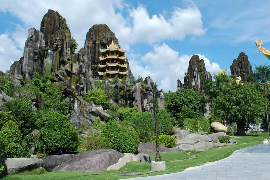 From Hue : Transfer Hue To Hoi An with Sightseeing Stops - Marble Mountain near Da Nang