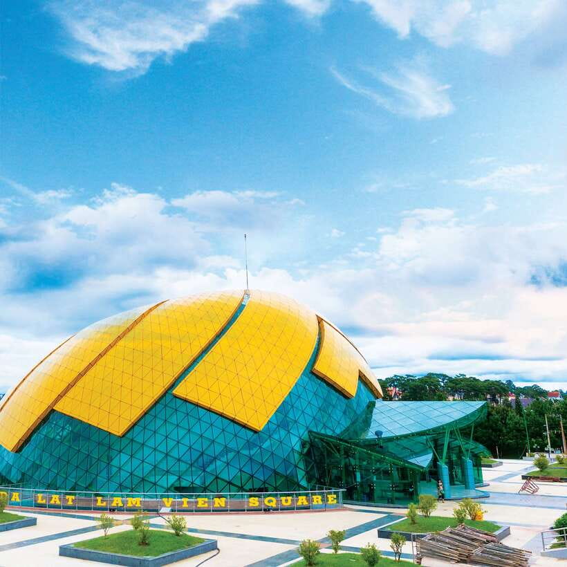 From Nha Trang: Best Seller Top Site Luxury Da Lat City Trip - Da Lat Market for gifts and local color