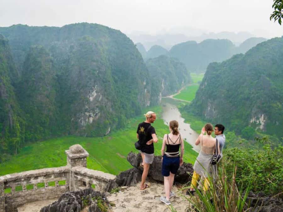 From Ninh Binh : Bai Dinh, Hoa Lu, Trang An, Mua Cave Tour - Four major Ninh Binh sights in one long day