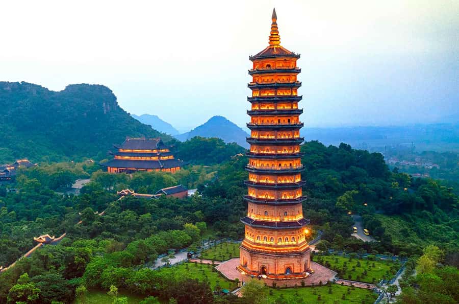 From Ninh Binh : Bai Dinh, Hoa Lu, Trang An, Mua Cave Tour - Hoa Lu and Vietnam’s first capital