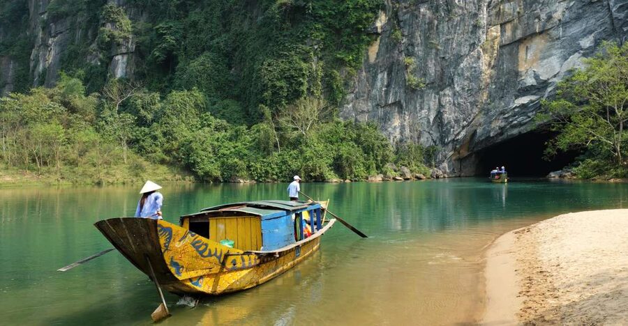 From Phong Nha/Dong Hoi: Paradise and Phong Nha Cave Tour - Two caves, two very different moods
