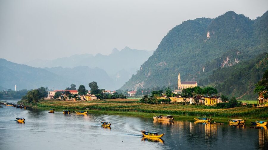 From Phong Nha/Dong Hoi: Paradise and Phong Nha Cave Tour - Paradise Cave and its long dry chambers