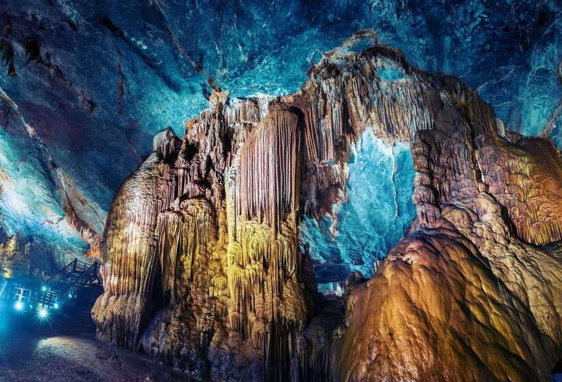 From Phong Nha/DongHoi: Paradise Cave and Zipline Dark Cave - What the included equipment means for you