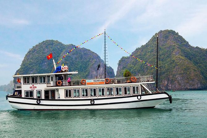 Full Day-All Inclusive: Halong Bay-Lan Ha Bay-Bai Tu Long Bay - Passing Thien Cung, Dau Go, and the Fighting Cocks