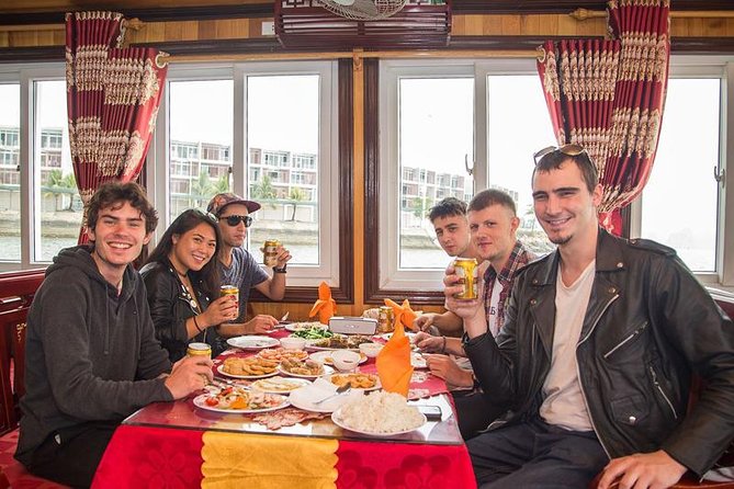Full Day-All Inclusive: Halong Bay-Lan Ha Bay-Bai Tu Long Bay - Kayaking around Cua Van Floating Village