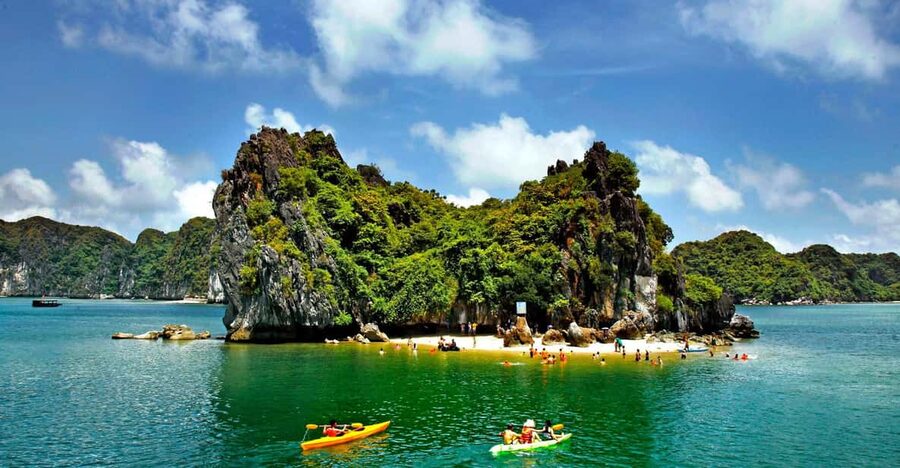 Full day boat trip with Cat Ba's captain Jack - Returning at sunset