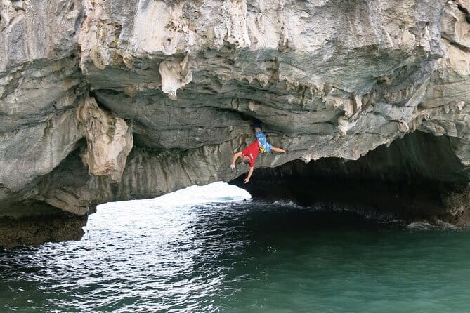 Full day deep water soloing - Kayaking in Cat Ba - Ha Long Bay. - Why this Cat Ba day is different