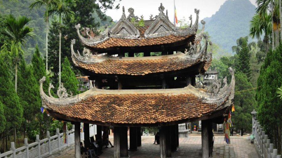 Full-Day Perfume Pagoda Private or Small-Group Tour - Thien Tru harbor and the first pagodas