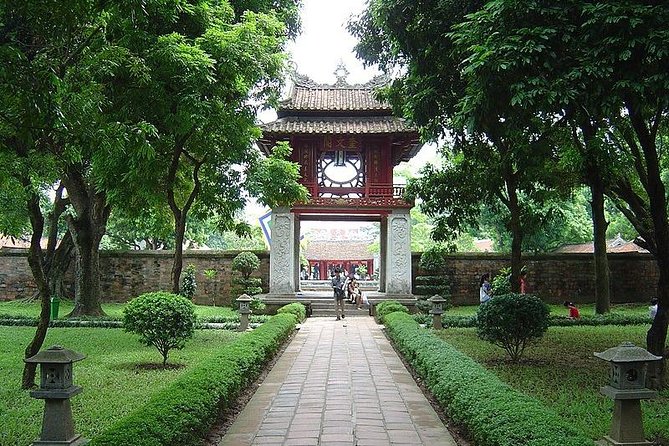 Full-day Private Hanoi Sightseeing Tailored on request - A brief look at Hanoi Train Street