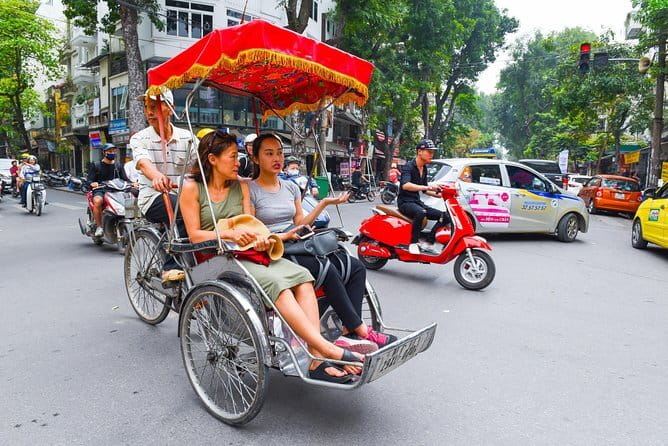 Full-Day Private Walking Tour in Hanoi City - Hoan Kiem Lake and the pause at Turtle Tower