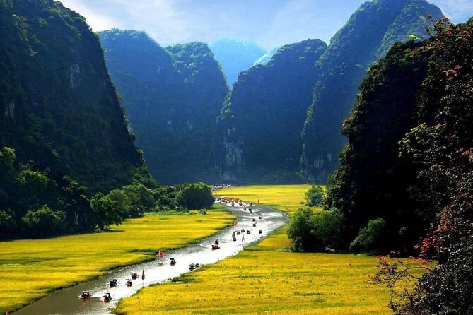 Full-Day Tour Hoa Lu, Tam Coc Boat Trip and Mua Cave - Climbing nearly 500 steps at Mua Cave