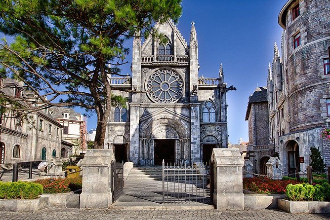 Golden Bridge & Ba Na Hills 1 Day including buffets lunch & 2 ways Cable Car - The $89 price: convenient, but compare carefully