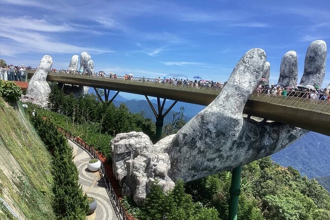 GOLDEN BRIDGE - Guided Tour in the Early Morning to Avoid Crowds - Cable cars above the mountains and countryside