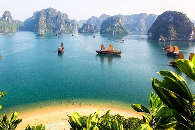 Group Halong Bay Day Cruise Including Hotel Transfers from Hanoi - Floating villages and daily life on the water