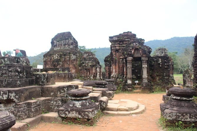 Guided Private My Son Sanctuary from Hoi An or Da Nang - Walking among the brick tower-temples