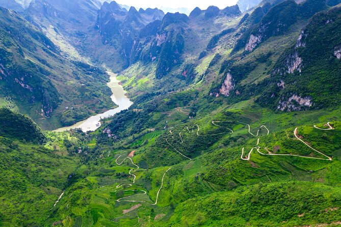 Ha Giang DIVINITY HORIZON TOUR with local easy rider 4 DAYS - Day 4: Lung Tam linen, Fairy Bosom Mountain, and the return to Ha Giang