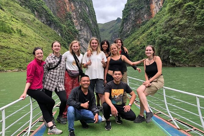 Ha Giang Loop - 2 Day Tour Through the Mountains - Food, accommodation, and the social side