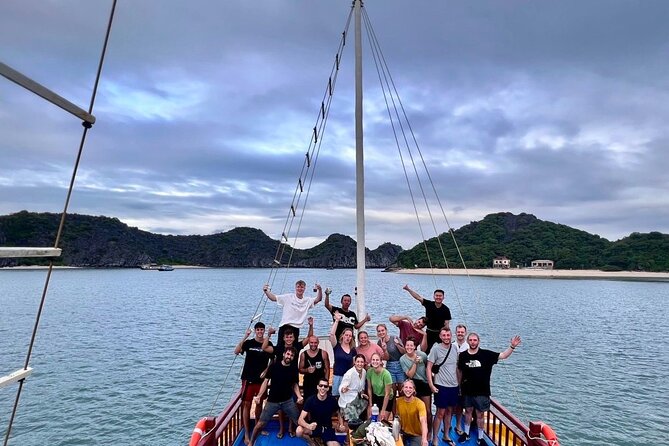 Ha Long Bay Cruise Day Tour-Cave, Kayaking,Ti top island & Lunch - Ti Top Island for a quick climb and swim