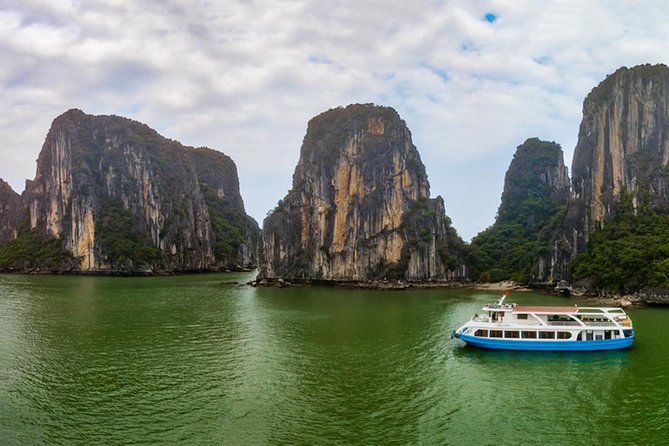 Ha Long Bay Six Hours Trip Kayaking & Swimming on Beach - What this six-hour Ha Long Bay trip actually offers