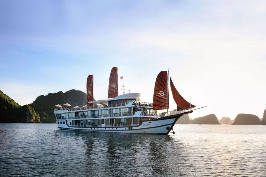 Ha Long & Lan Ha Bays: 2-Day Cruise with Meals & Kayaking - Key points to know before booking
