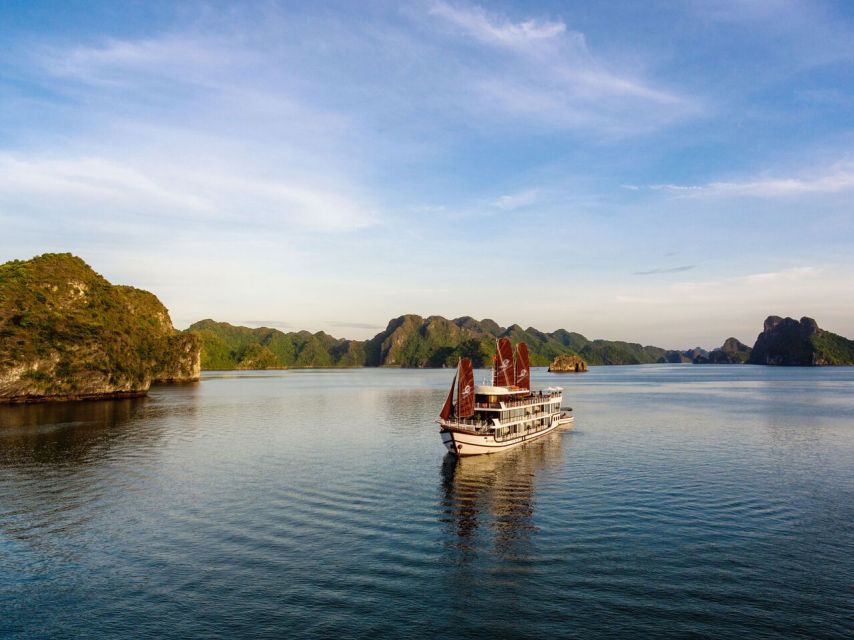 Ha Long & Lan Ha Bays: 2-Day Cruise with Meals & Kayaking - Bright Cave and the local bamboo boats