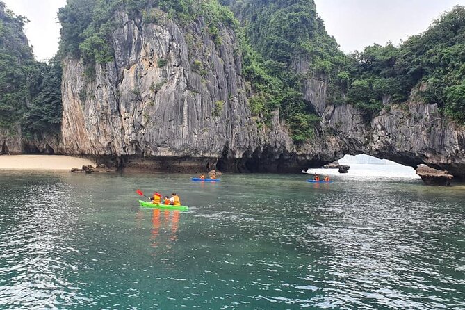 Ha noi: 3D- Halong, Lan ha bay classic cruise, Ninh Binh full day - Day one: Hanoi to Cai Beo Port and Lan Ha Bay