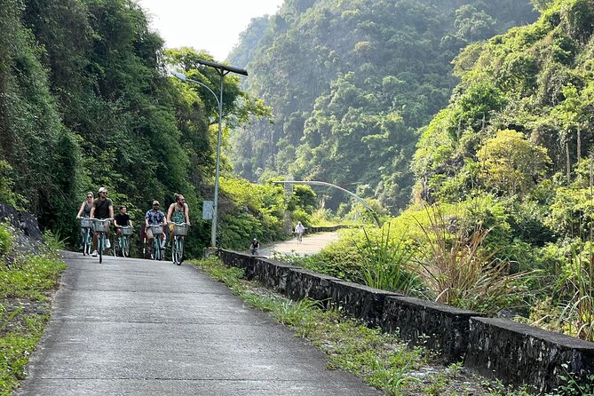 Ha noi: 3D- Halong, Lan ha bay classic cruise, Ninh Binh full day - What the $224 price really covers