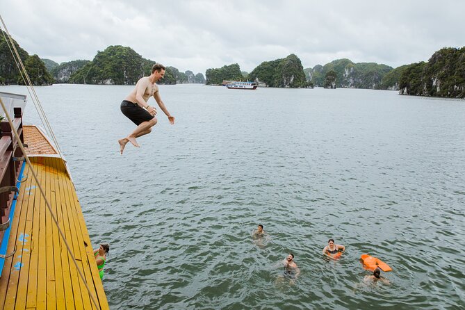 Ha Noi - Cat ba island - Lan Ha Bay - Kayaking 1 Day - Lunch and swimming at Ong Cam Islet
